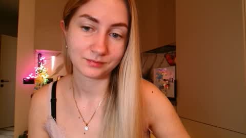  Kira  online show from February 18, 6:45 am