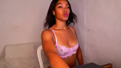 tamylynn online show from March 26, 9:27 pm