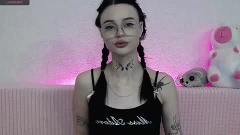 Taya online show from February 4, 6:44 pm