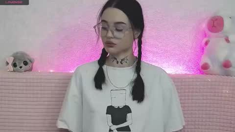 Taya online show from February 25, 5:33 pm