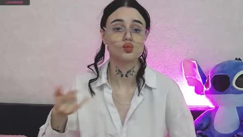 Taya online show from February 12, 6:09 pm