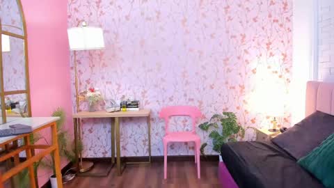 Taylor Bennet online show from April 17, 11:34 am