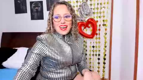 taylorhot72_ online show from July 18, 3:10 am
