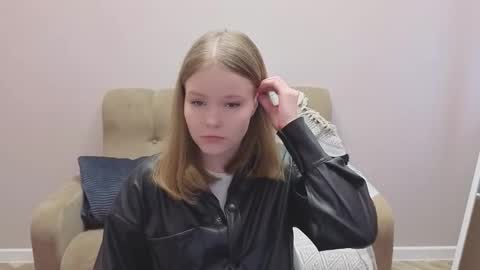 Tessa online show from October 3, 9:03 am