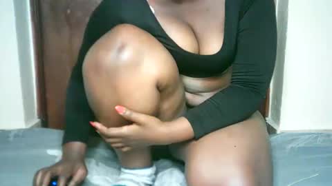 thickybabe_05 online show from February 6, 5:57 am