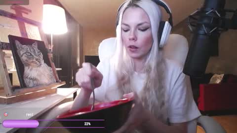 stage Kylie Sinner  brand CLITBAIT online show from March 16, 5:44 am