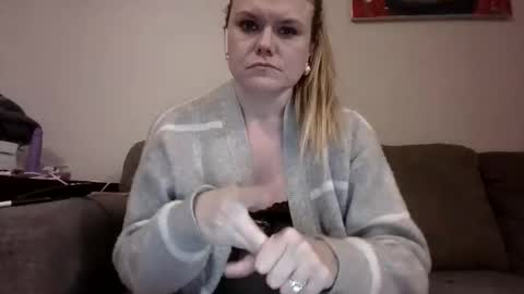 tough_as_scars online show from December 2, 1:40 am