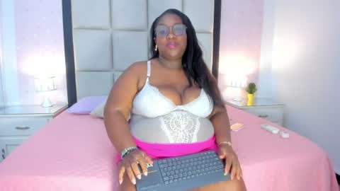 Treisy Vixen big ass online show from July 23, 3:15 am