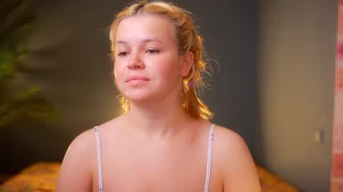 valeri______ online show from June 27, 7:31 am