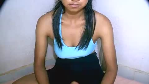 vanih27 online show from March 4, 6:47 pm