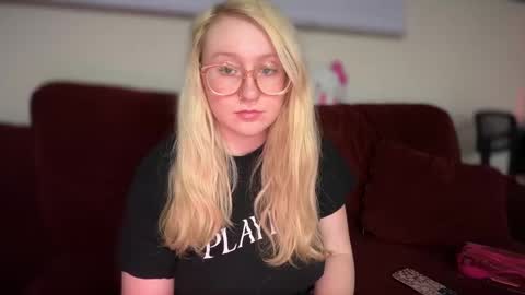 vanillapuddingpie online show from February 10, 2:52 am