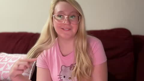 vanillapuddingpie online show from January 30, 11:45 pm