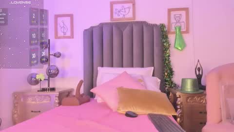   online show from March 17, 11:47 am