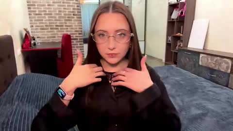 LisaWens online show from February 20, 1:34 pm