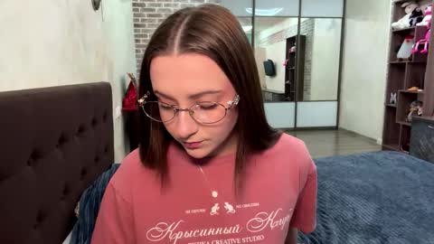 LisaWens online show from February 16, 6:24 am