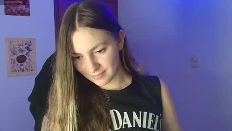 Sophi  online show from March 2, 5:08 am