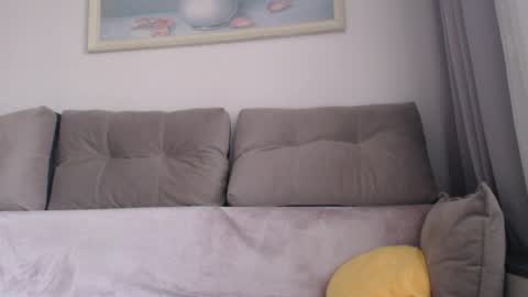 velvetmoon123 online show from April 4, 6:23 am