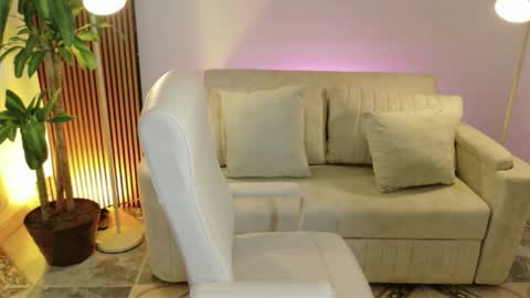 victoria online show from March 26, 3:25 pm