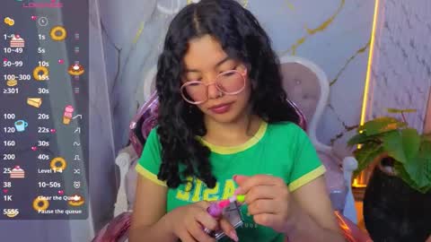 victoria_castillo_b online show from March 25, 7:50 pm