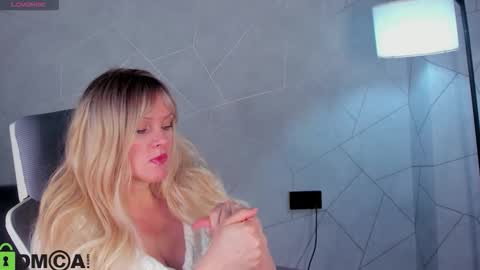 Victoria My schedule for the week 2 GMT 3am-9am TuWeThFrSa online show from March 21, 1:21 am