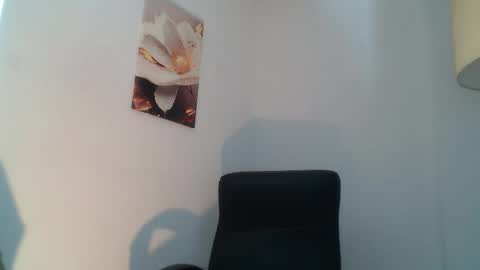 VIOLET  online show from March 17, 11:58 am