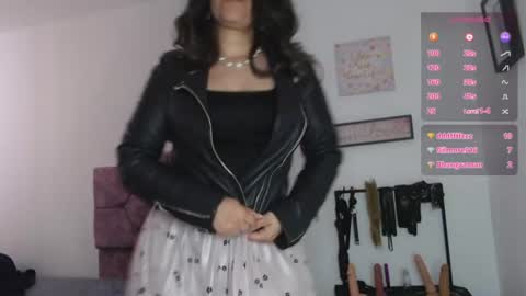 violeta_scott_ online show from June 22, 2:36 pm