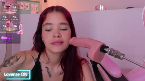 Violeth Hill online show from February 4, 8:23 pm