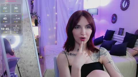 VittoriaNix online show from April 17, 9:50 pm