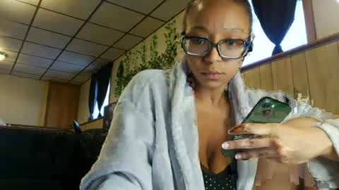 wanderlustgaal online show from July 3, 7:31 pm