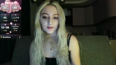 Lina online show from October 18, 6:53 pm