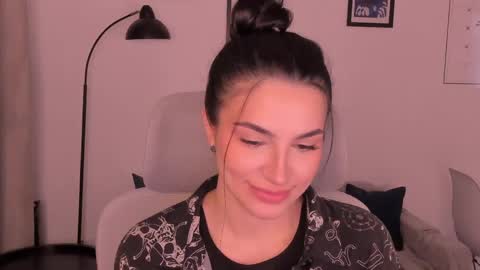 whoislulu online show from April 10, 8:26 pm