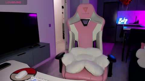 Emi online show from February 25, 4:22 am