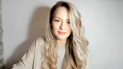 XmXMarisa online show from March 21, 9:47 am