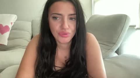 xoariellxo online show from October 31, 4:22 pm