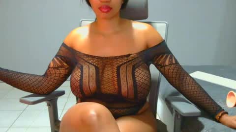 spykeXtee online show from June 25, 5:12 am