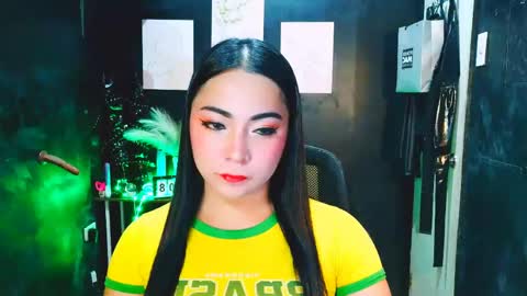 xxslutty kim online show from April 8, 3:03 pm