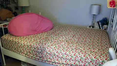 Strawberry Jane online show from March 14, 4:02 am