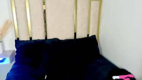 Yeli Amber online show from April 21, 2:51 am