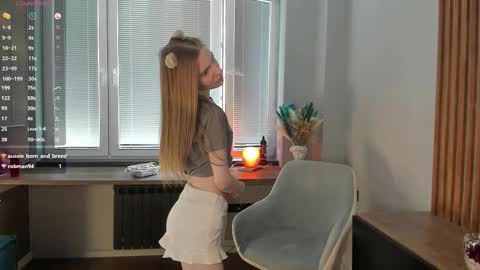 Elizabeth brunette -- Darline blonde  online show from March 27, 8:26 am