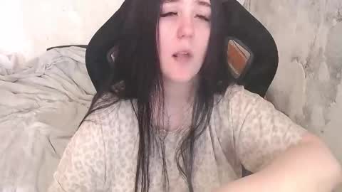 your_8a8y online show from March 25, 7:11 am