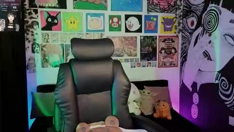    rawr   Anne Independent model      online show from February 8, 2:15 am