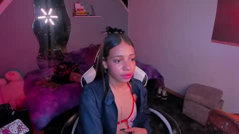 yumi_hanna online show from December 4, 2:36 am