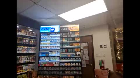 yummythick5150 online show from January 7, 12:03 am