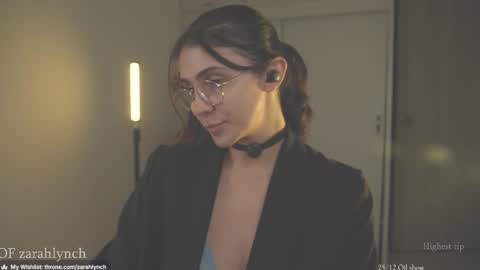 Miss Lynch   Next show  2911 online show from December 21, 11:52 pm