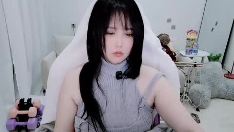 zhen online show from March 23, 6:47 pm