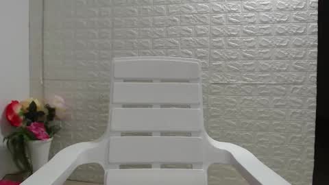 Carolina online show from December 1, 8:22 pm