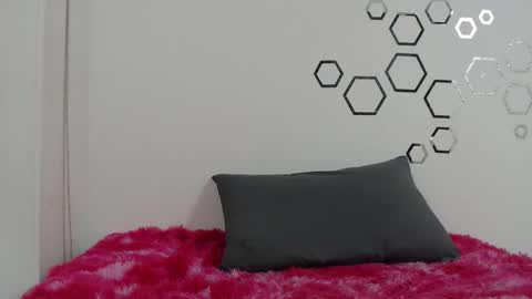 Carolina online show from February 12, 10:11 pm