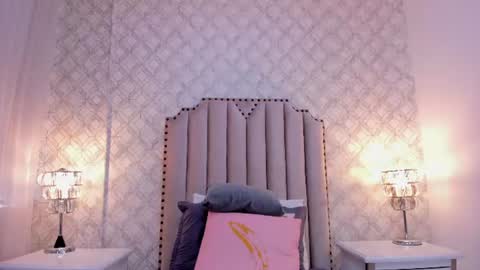 Zoe online show from July 15, 7:07 pm
