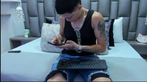 Zoe Krug online show from April 14, 12:38 pm