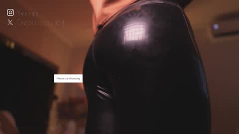 zoevidal_ online show from March 27, 12:06 pm